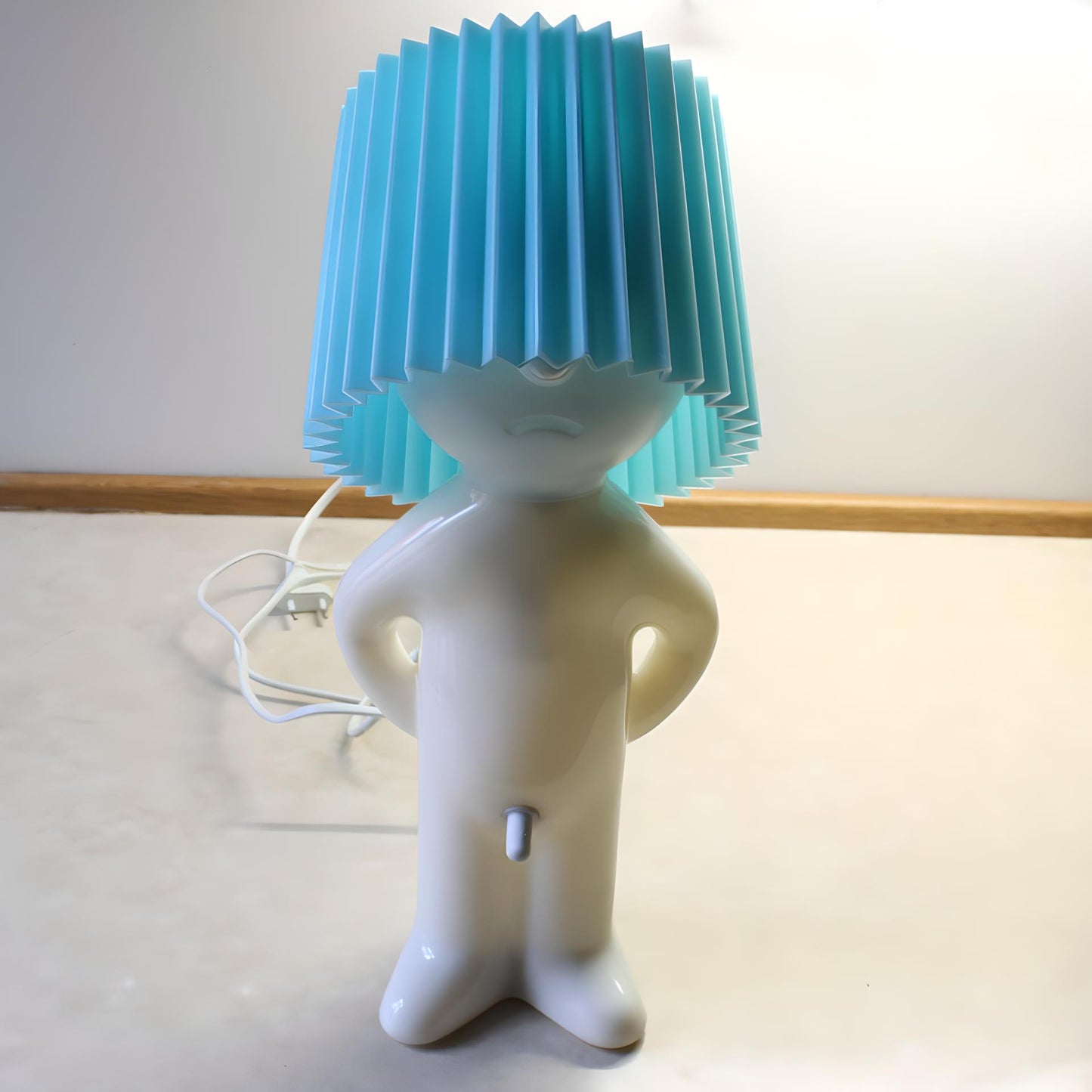 Mr.P One Man Shy Lamp